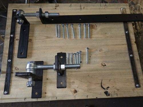 Rising gate hinges
